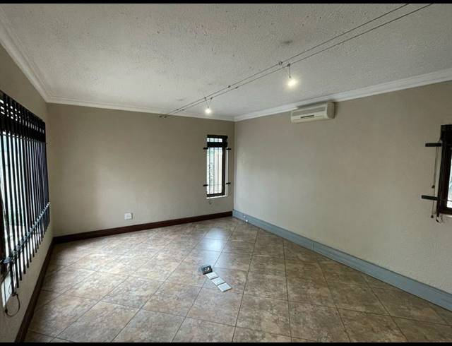 BUSINESS PROPERTY TO RENT IN ROOIHUISKRAAL